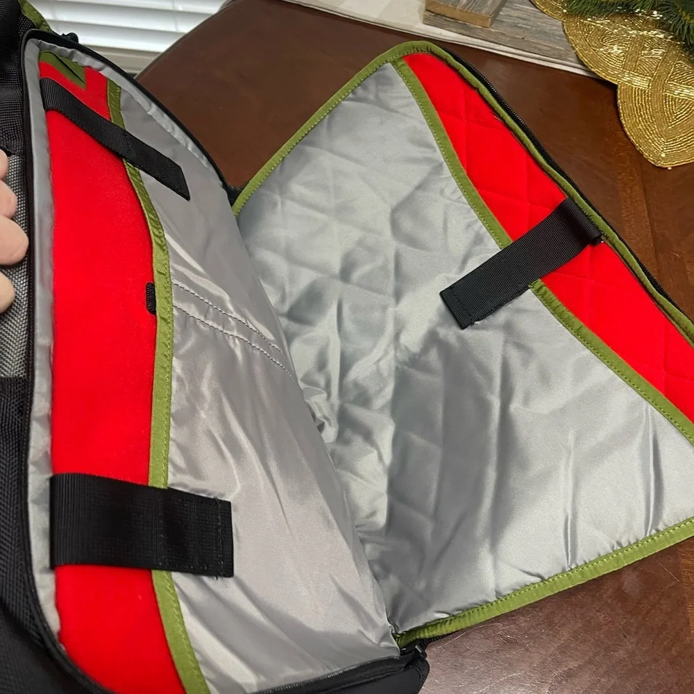 Timbuk2 Classic Messenger Bag NWT ** read**